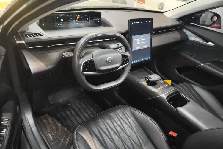 Used CHANGAN NEVO A05 2024 Truly Delicious Version 70" Beyond-Grade Edition Center Console