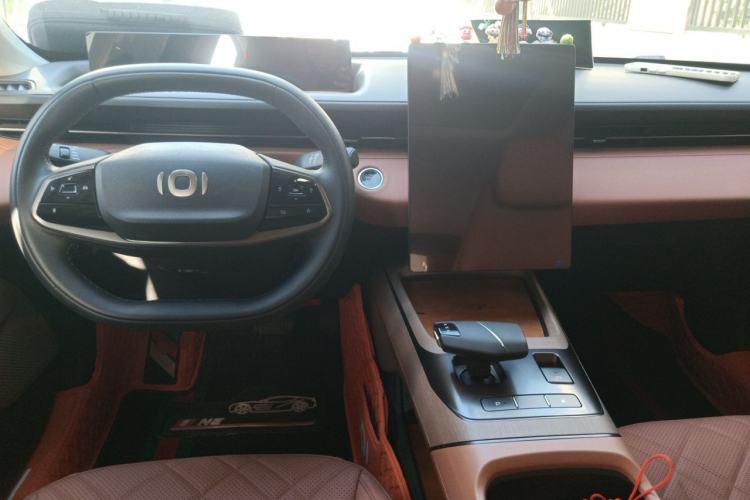 Used CHANGAN NEVO A05 2024 Truly Delicious Version 70" Beyond-Grade Edition Center Console