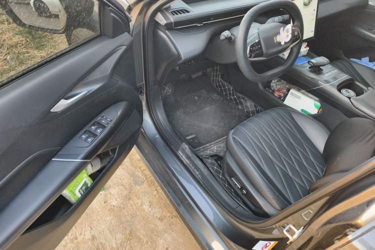 Used CHANGAN NEVO A05 2024 Truly Delicious Version 70" Beyond-Grade Edition Driver Seat