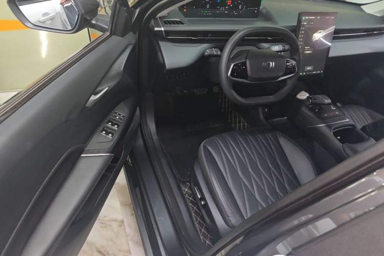 Used CHANGAN NEVO A05 2024 Truly Delicious Version 70" Beyond-Grade Edition Driver Seat