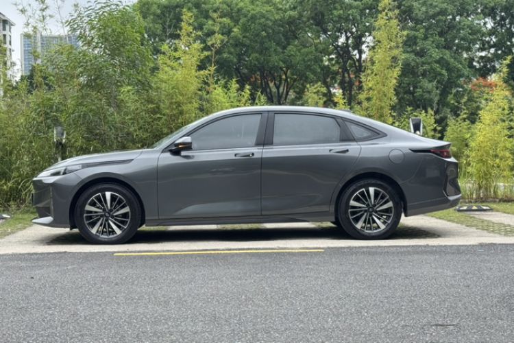 Used CHANGAN NEVO A05 2024 Truly Delicious Version 70" Beyond-Grade Edition Exterior 2