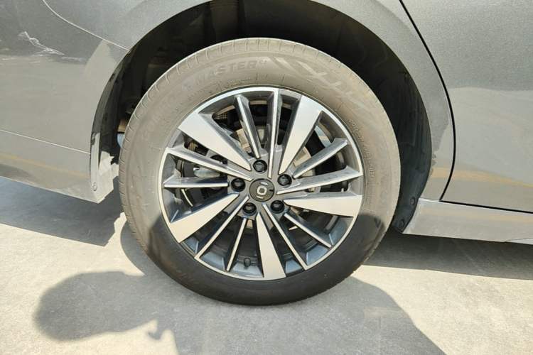 Used CHANGAN NEVO A05 2024 Truly Delicious Version 70 Leading Edition Exterior 5