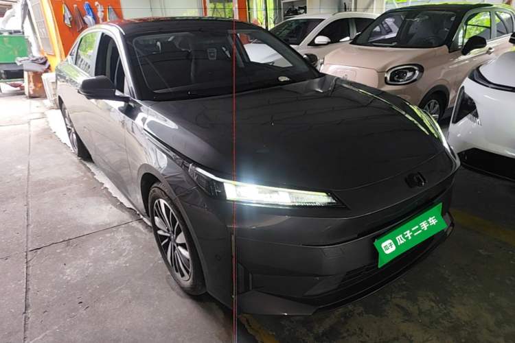 Used CHANGAN NEVO A05 2024 Truly Delicious Version 70" Beyond-Grade Edition Front Right 45 Deg