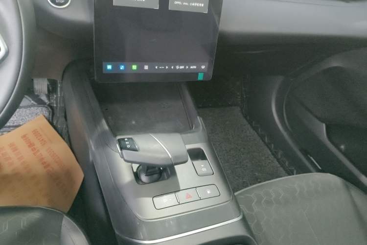 Used CHANGAN NEVO A05 2024 Truly Delicious Version 70 Leading Edition Gear Lever