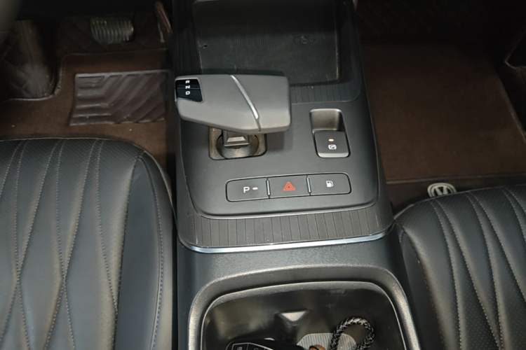 Used CHANGAN NEVO A05 2024 70 Pro Gear Lever