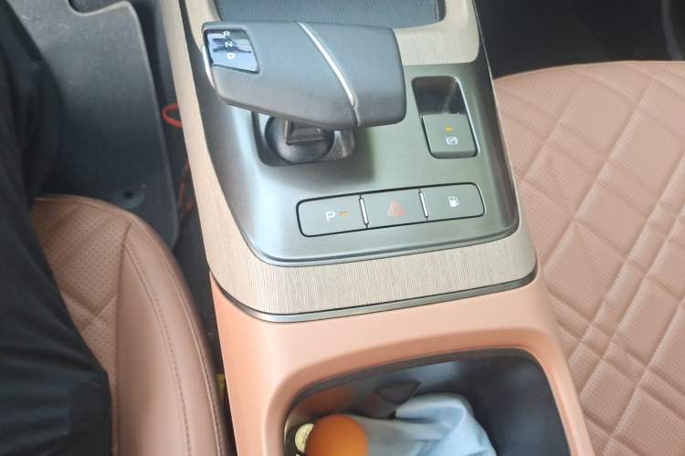 Used CHANGAN NEVO A05 2024 Truly Delicious Version 145 Leading Edition Gear Lever