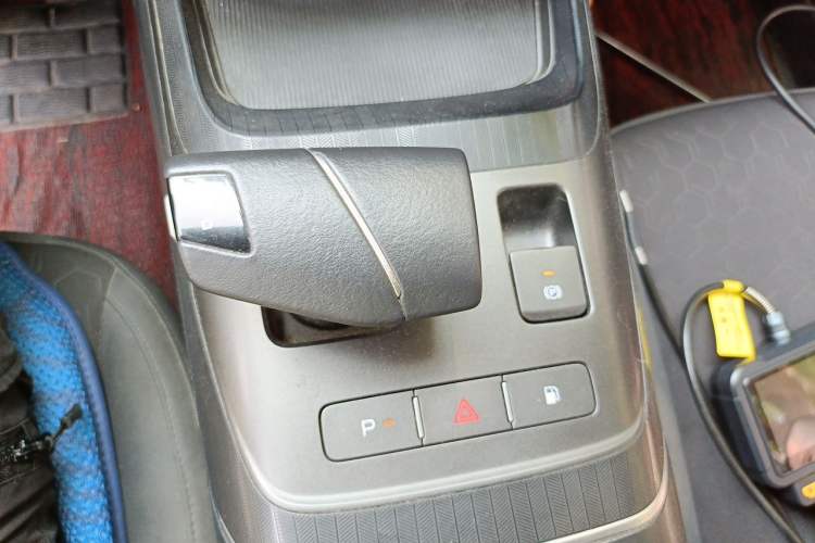 Used CHANGAN NEVO A05 2024 70 Lite Gear Lever