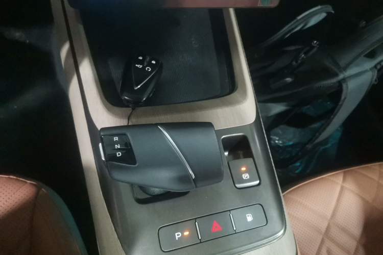 Used CHANGAN NEVO A05 2024 145 Max Gear Lever