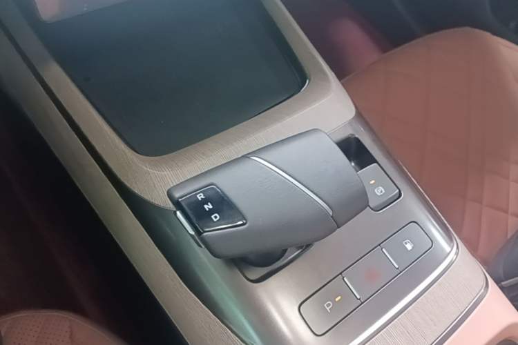 Used CHANGAN NEVO A05 2024 145 Max Gear Lever