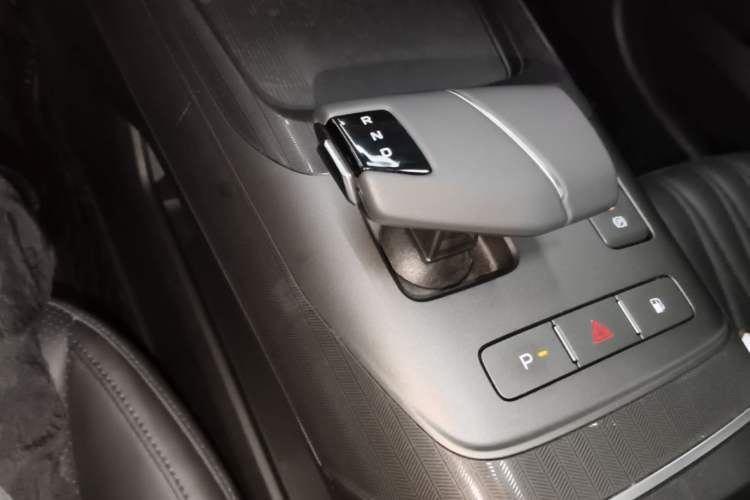 Used CHANGAN NEVO A05 2024 70 Pro Gear Lever