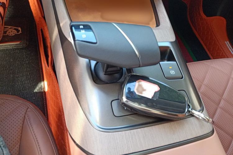 Used CHANGAN NEVO A05 2024 Truly Delicious Version 70" Beyond-Grade Edition Gear Lever