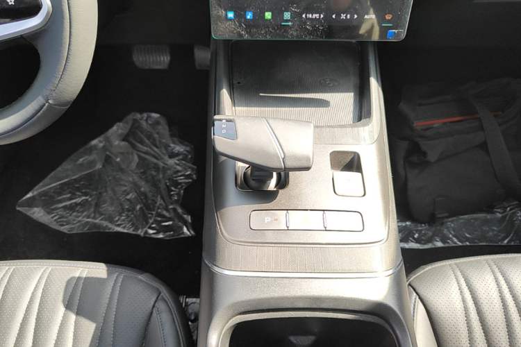 Used CHANGAN NEVO A05 2024 Truly Delicious Version 70 Leading Edition Gear Lever