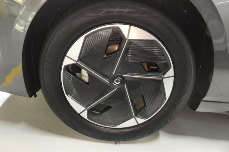 Used CHANGAN NEVO A05 2024 70 Lite Left Front Wheel Hub