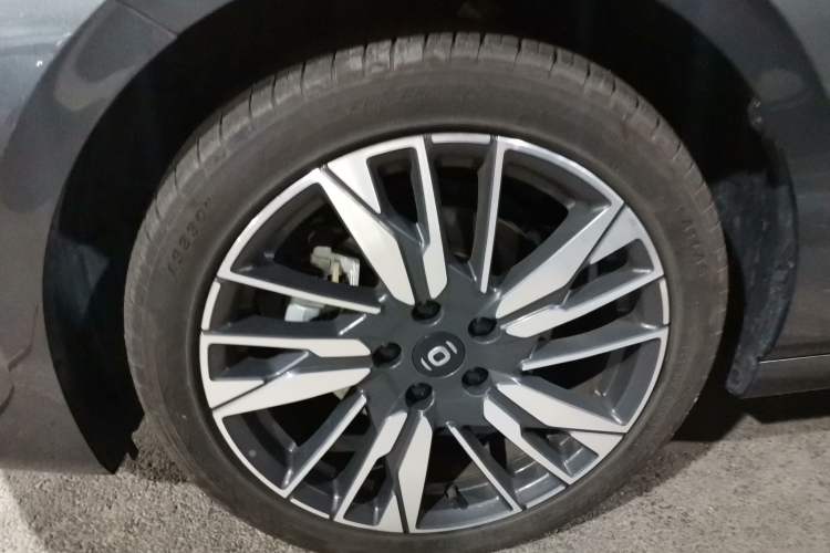 Used CHANGAN NEVO A05 2024 145 Max Left Front Wheel Hub