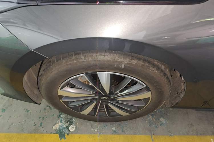 Used CHANGAN NEVO A05 2024 Truly Delicious Version 70" Beyond-Grade Edition Left Front Wheel Hub