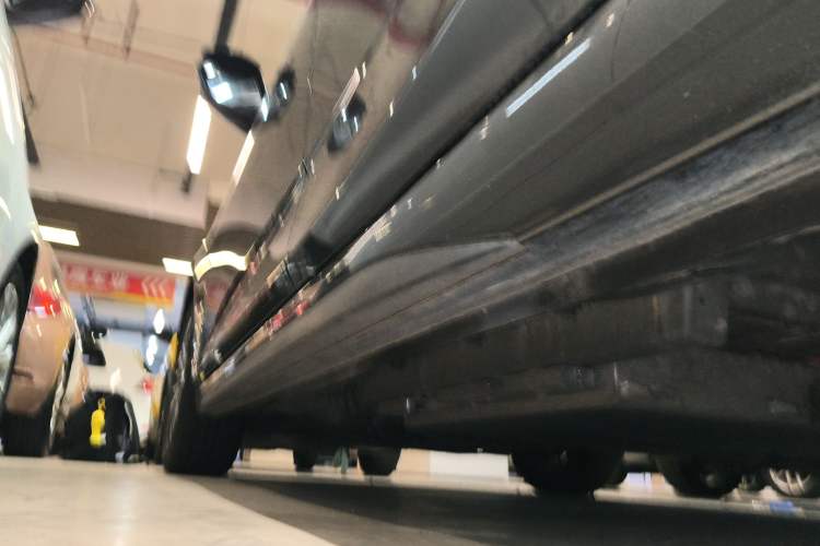 Used CHANGAN NEVO A05 2024 Truly Delicious Version 70" Beyond-Grade Edition Left Side Sill