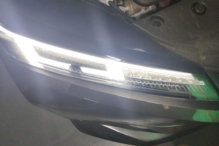 Used CHANGAN NEVO A05 2024 Truly Delicious Version 70" Beyond-Grade Edition Right Front Headlight