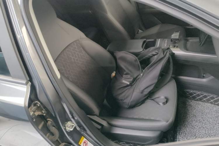Used CHANGAN NEVO A05 2024 Truly Delicious Version 70 Leading Edition Right Front Seat