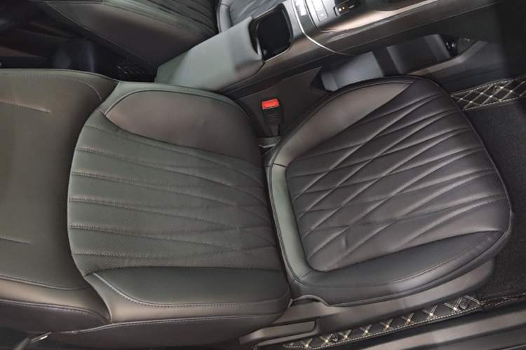 Used CHANGAN NEVO A05 2024 Truly Delicious Version 70" Beyond-Grade Edition Right Front Seat