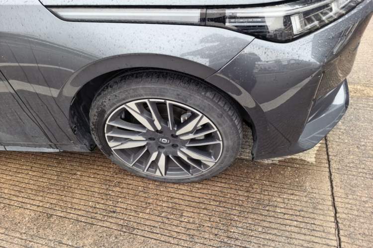 Used CHANGAN NEVO A05 2024 145 Max Right Front Wheel Hub
