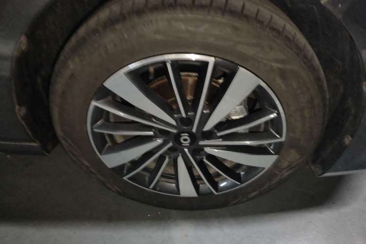 Used CHANGAN NEVO A05 2024 Truly Delicious Version 70" Beyond-Grade Edition Right Front Wheel Hub