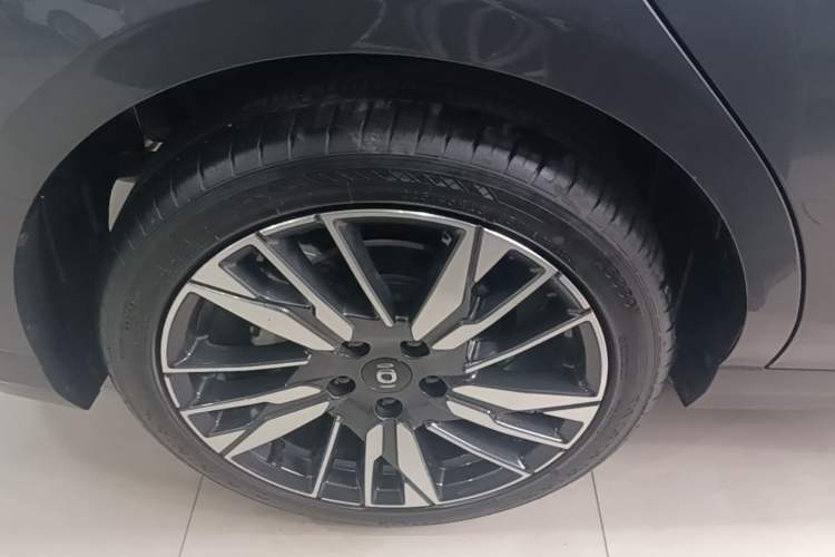 Used CHANGAN NEVO A05 2024 145 Max Right Rear Wheel Hub