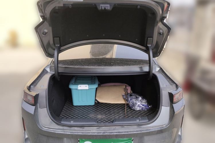 Used CHANGAN NEVO A05 2024 70 Air Trunk