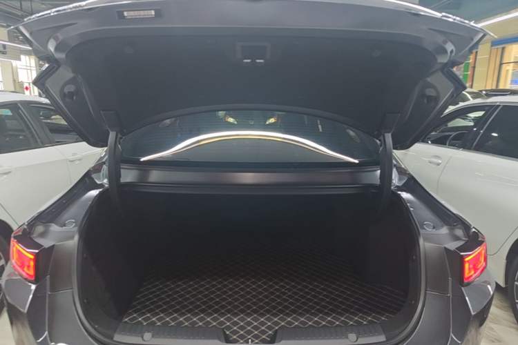 Used CHANGAN NEVO A05 2024 Truly Delicious Version 70" Beyond-Grade Edition Trunk
