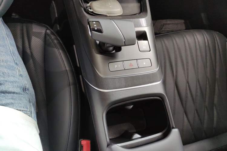Used CHANGAN NEVO A05 2024 70 Pro Gear Lever