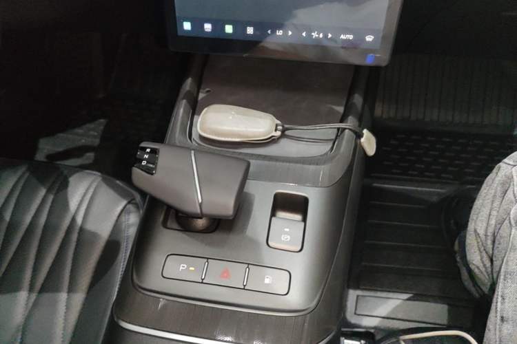 Used CHANGAN NEVO A05 2024 70 Pro Gear Lever