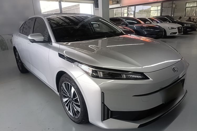 Used CHANGAN NEVO A05 2024 70 Pro Front Right 45 Deg