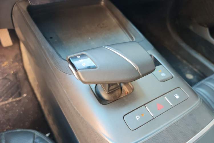 Used CHANGAN NEVO A05 2024 145 Pro Gear Lever