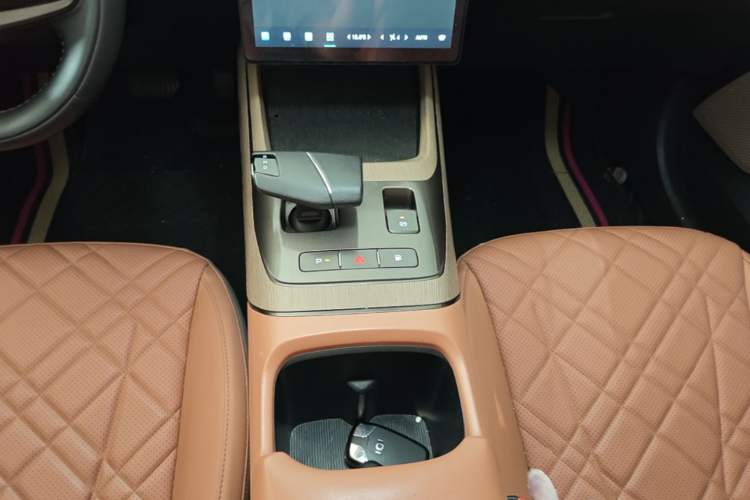 Used CHANGAN NEVO A05 2024 145 Max Gear Lever