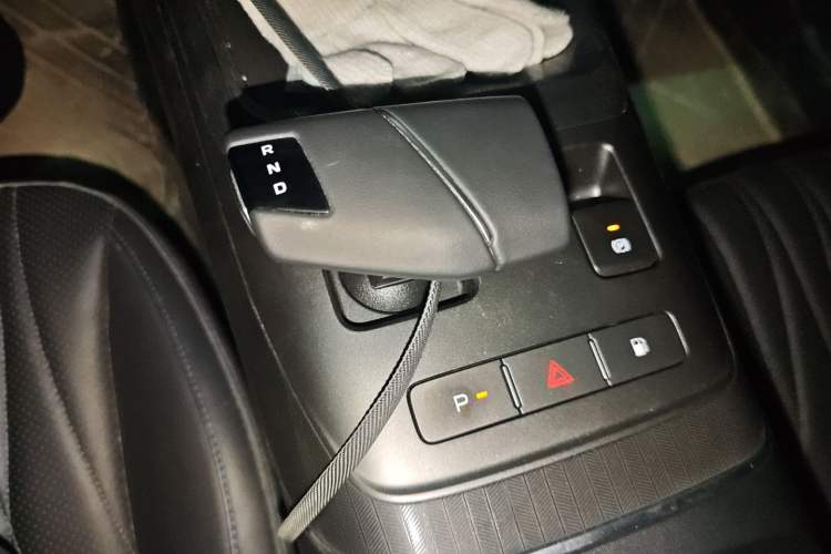 Used CHANGAN NEVO A05 2024 Truly Delicious Version 145 Leading Edition Gear Lever