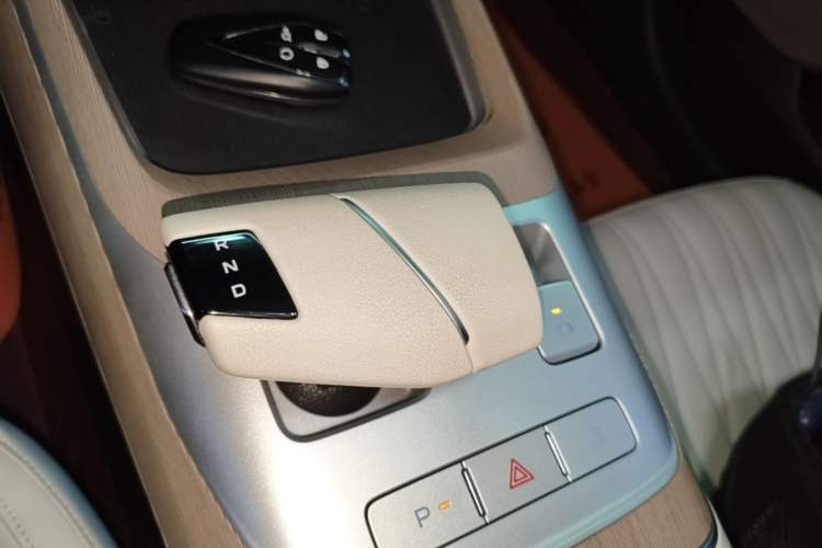 Used CHANGAN NEVO A05 2024 145 Max Gear Lever