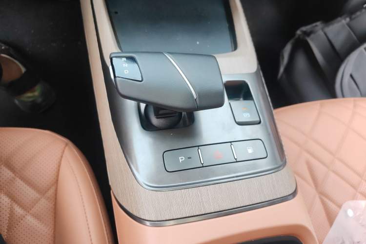 Used CHANGAN NEVO A05 2024 145 Max Gear Lever