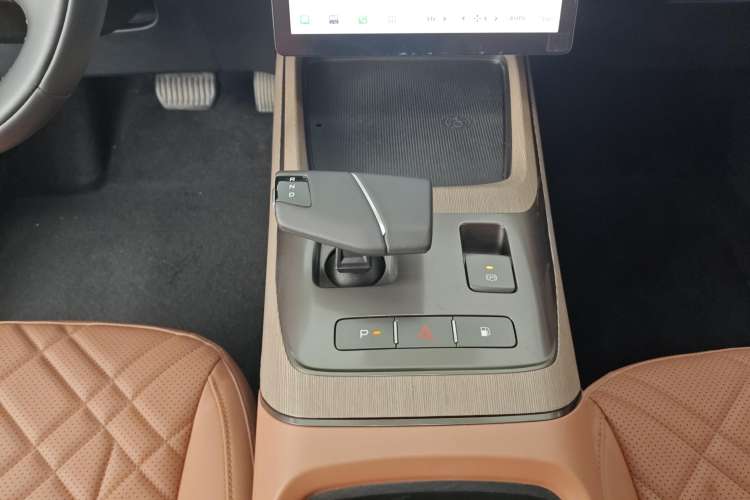 Used CHANGAN NEVO A05 2024 145 Max Gear Lever