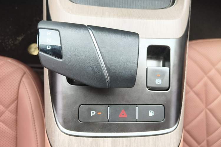 Used CHANGAN NEVO A05 2024 145 Max Gear Lever