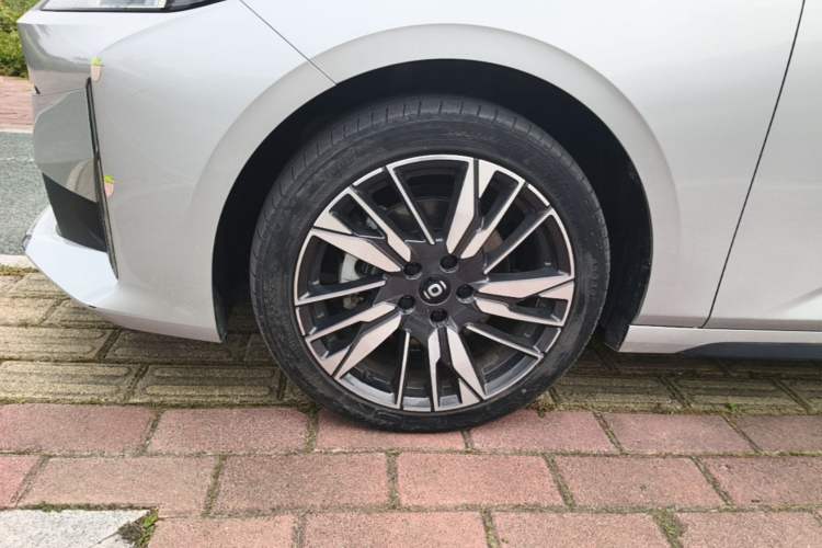 Used CHANGAN NEVO A05 2024 145 Max Left Front Wheel Hub