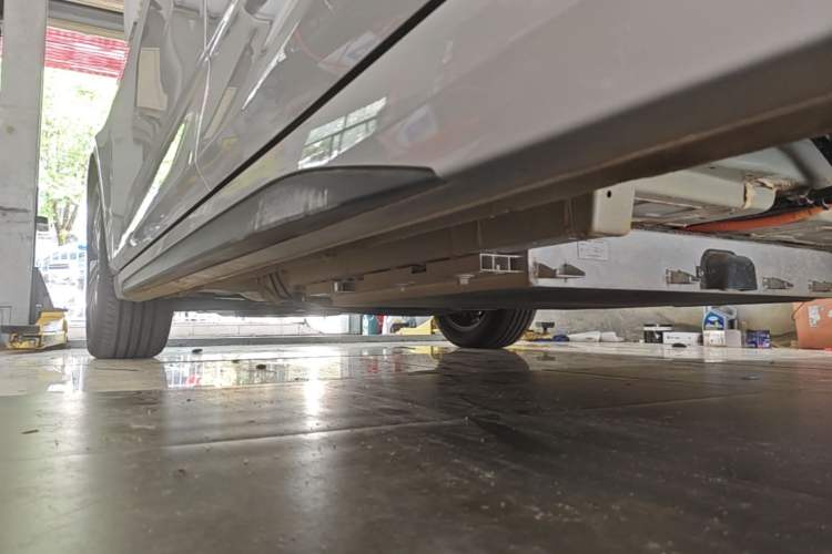 Used CHANGAN NEVO A05 2024 Truly Delicious Version 70" Beyond-Grade Edition Left Side Sill
