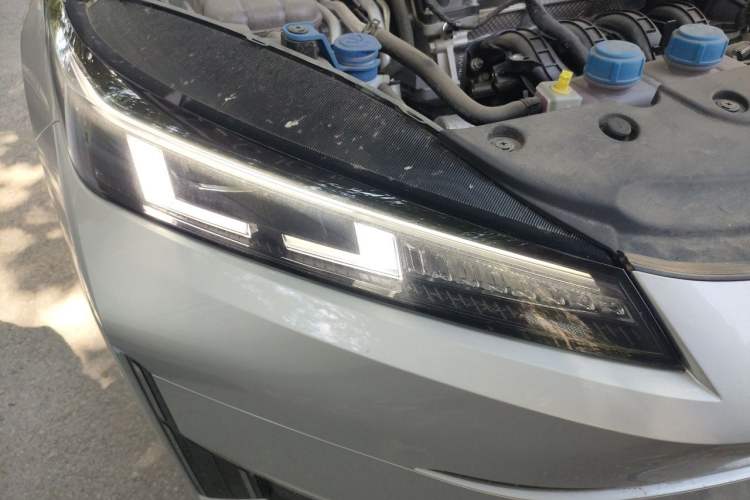 Used CHANGAN NEVO A05 2024 Truly Delicious Version 70" Beyond-Grade Edition Right Front Headlight