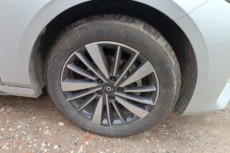 Used CHANGAN NEVO A05 2024 70 Air Right Front Wheel Hub