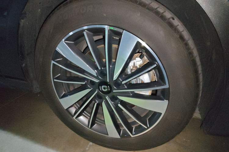 Used CHANGAN NEVO A05 2024 145 Pro Right Front Wheel Hub