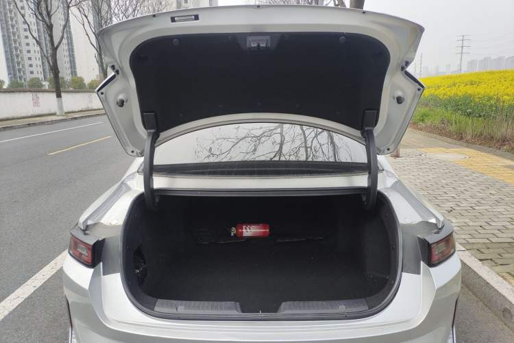 Used CHANGAN NEVO A05 2024 70 Air Trunk