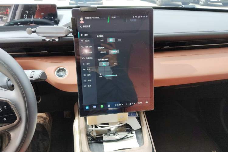 Used CHANGAN NEVO A05 2024 Truly Delicious Version 70" Beyond-Grade Edition Audio And AC Panel