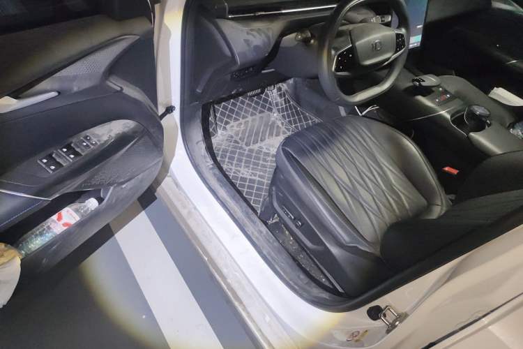 Used CHANGAN NEVO A05 2024 Truly Delicious Version 70 Leading Edition Driver Seat