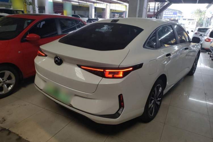 Used CHANGAN NEVO A05 2024 Truly Delicious Version 145 Leading Edition Exterior 4