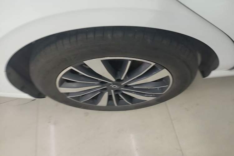 Used CHANGAN NEVO A05 2024 Truly Delicious Version 70 Leading Edition Exterior 5