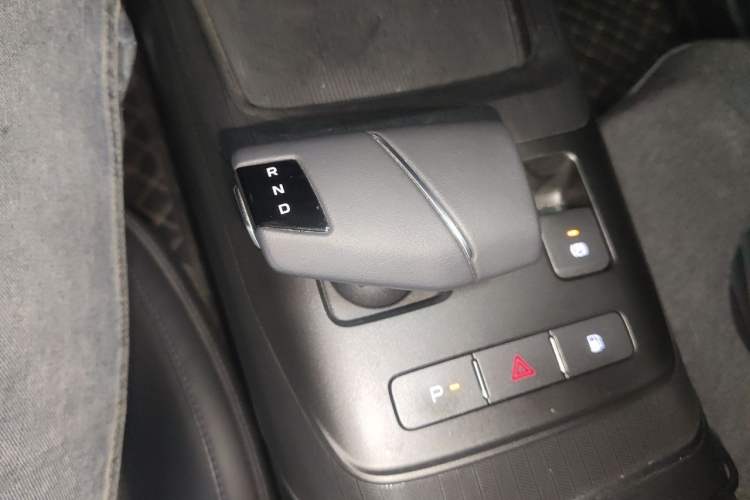 Used CHANGAN NEVO A05 2024 Truly Delicious Version 70 Leading Edition Gear Lever