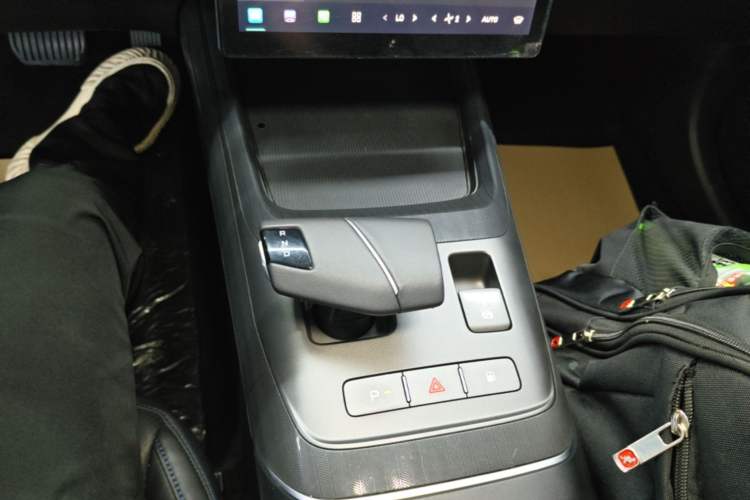 Used CHANGAN NEVO A05 2024 Truly Delicious Version 145 Leading Edition Gear Lever